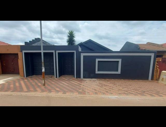 3 BEDROOM HOUSE FOR SALE IN PROTEA GARDEN
